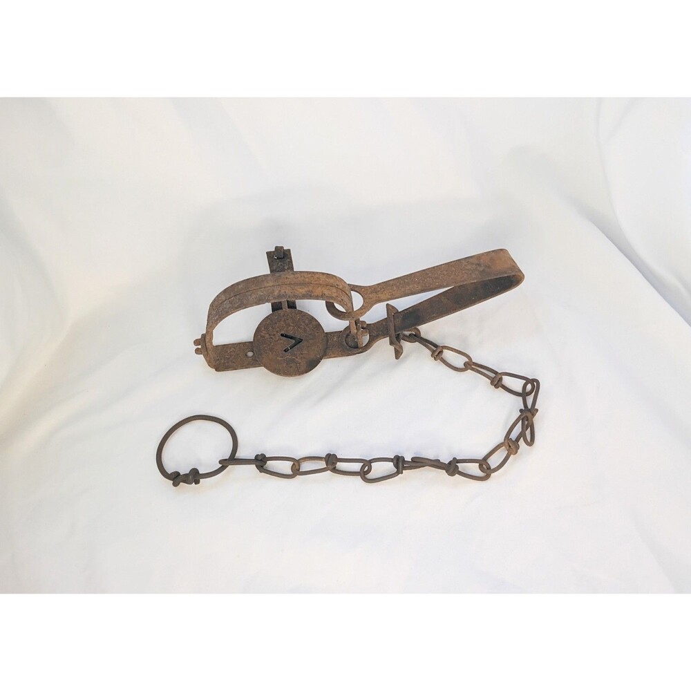 Vintage Oneida Victor No. #1 Single Long Spring Animal Trap Primitive Decor